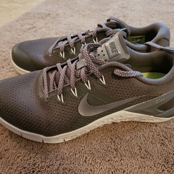 nike metcon 4 cool grey